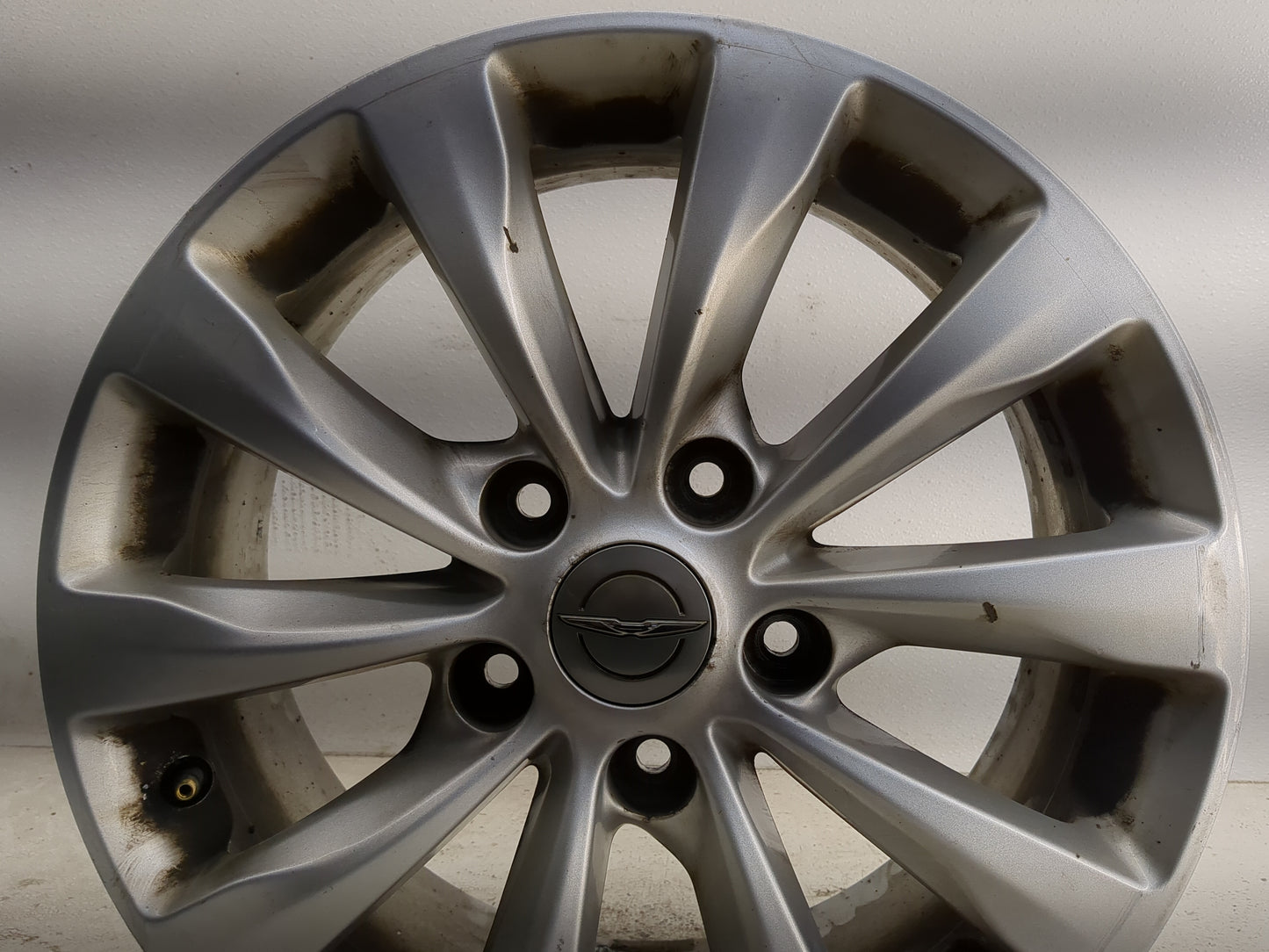 2017-2020 Chrysler Pacifica Oem Wheel Rim - Oemusedautoparts1.com