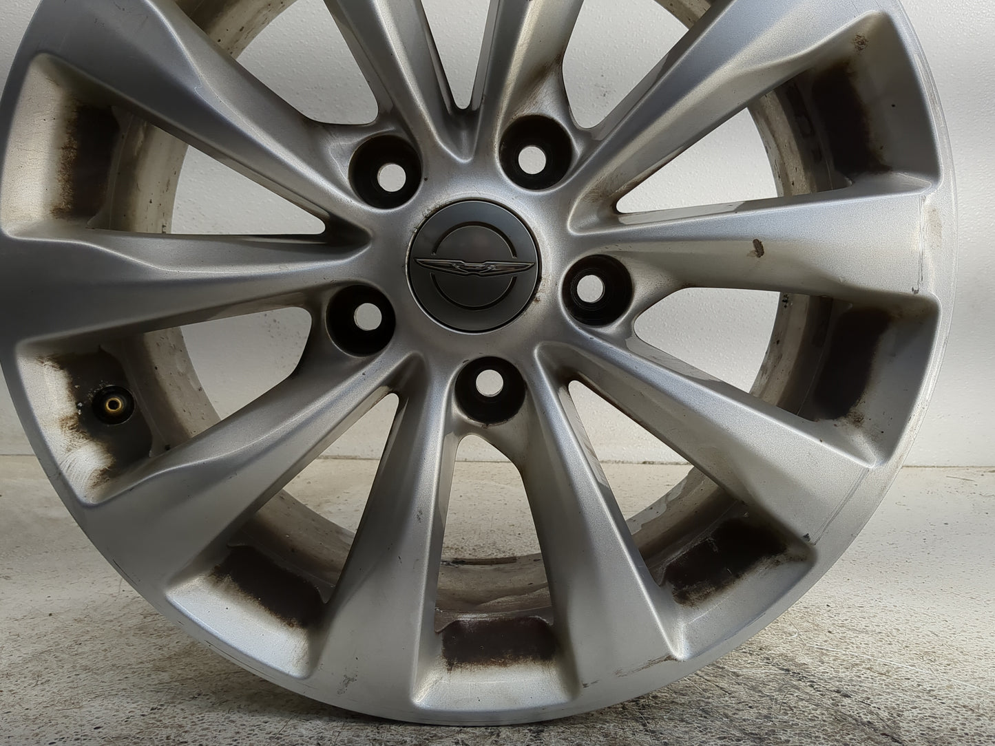 2017-2020 Chrysler Pacifica Oem Wheel Rim - Oemusedautoparts1.com
