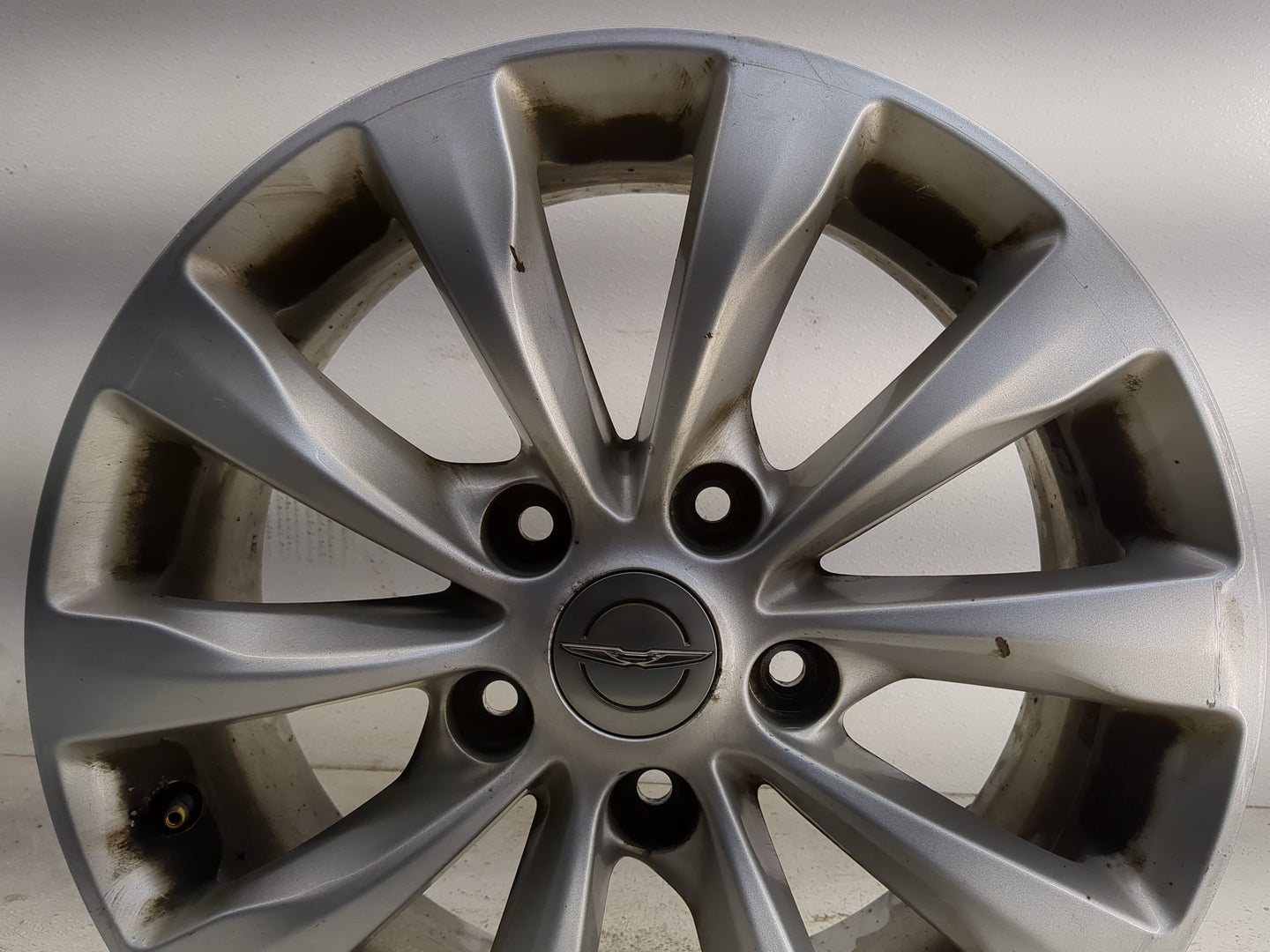 2017-2020 Chrysler Pacifica Oem Wheel Rim - Oemusedautoparts1.com