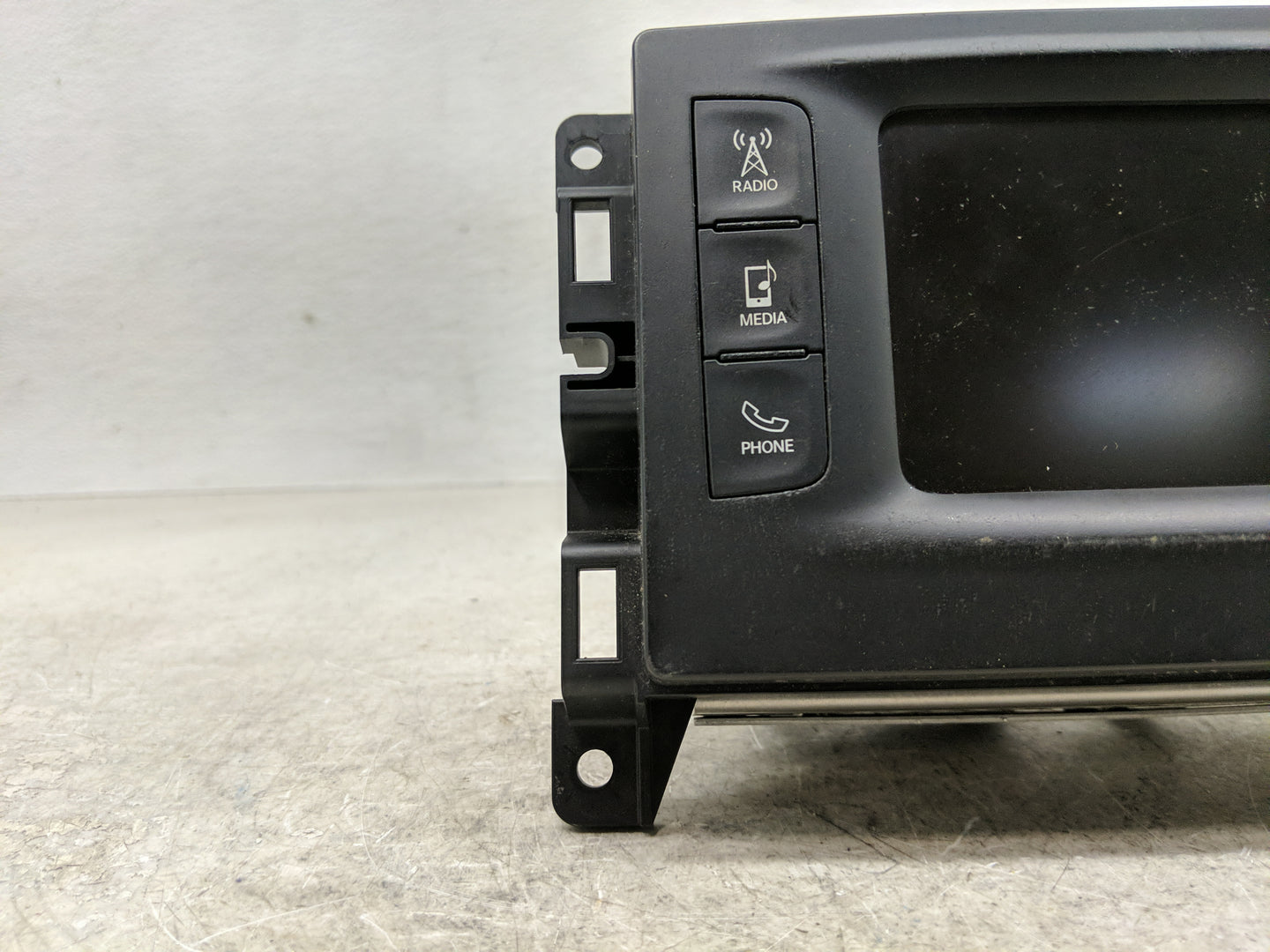 2017-2018 Chrysler Pacifica Radio AM FM Cd Player Receiver Replacement P/N:68232023AG Fits Fits 2017 2018 OEM Used Auto Part
