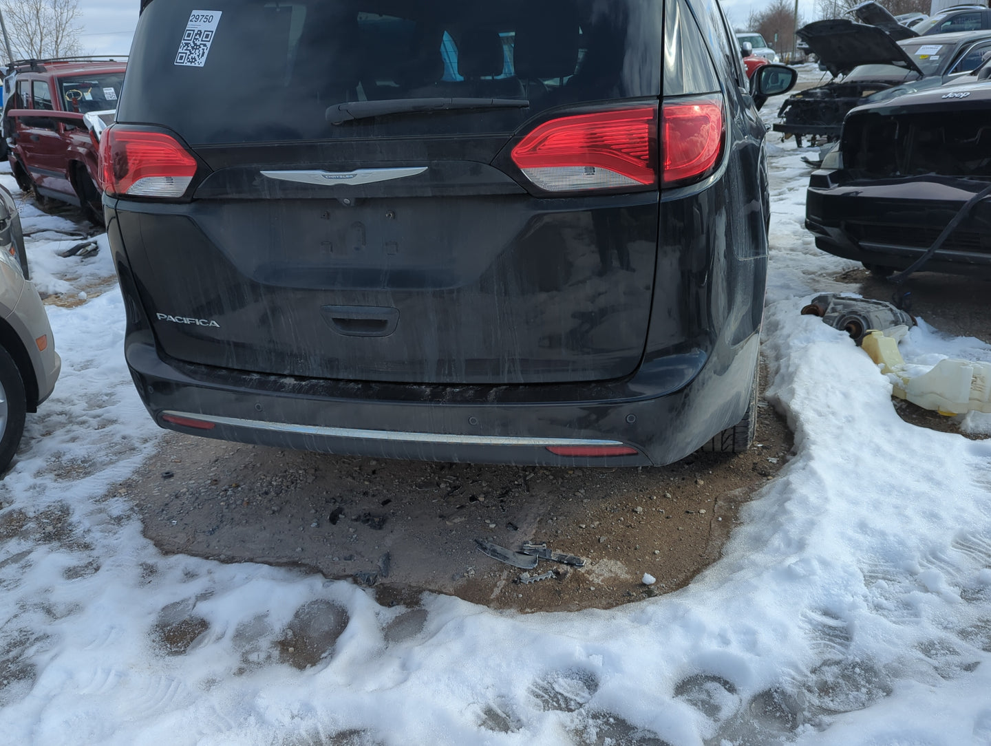 2017-2020 Chrysler Pacifica Passenger Rear Door Oem - Oemusedautoparts1.com