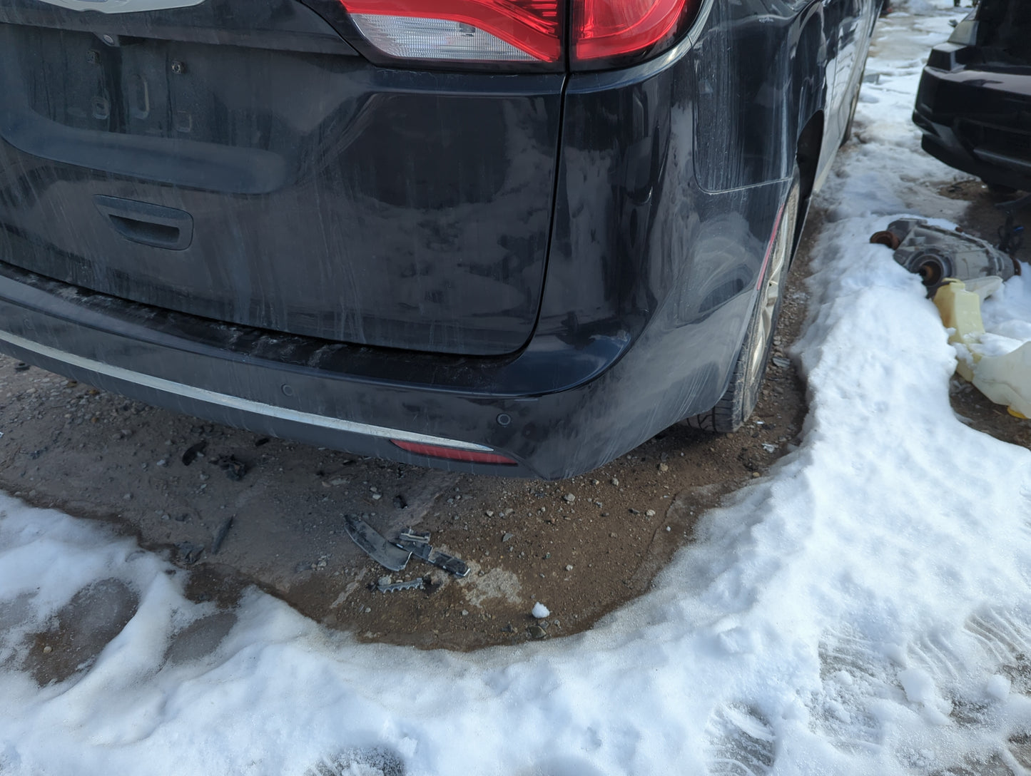2017-2020 Chrysler Pacifica Passenger Rear Door Oem - Oemusedautoparts1.com