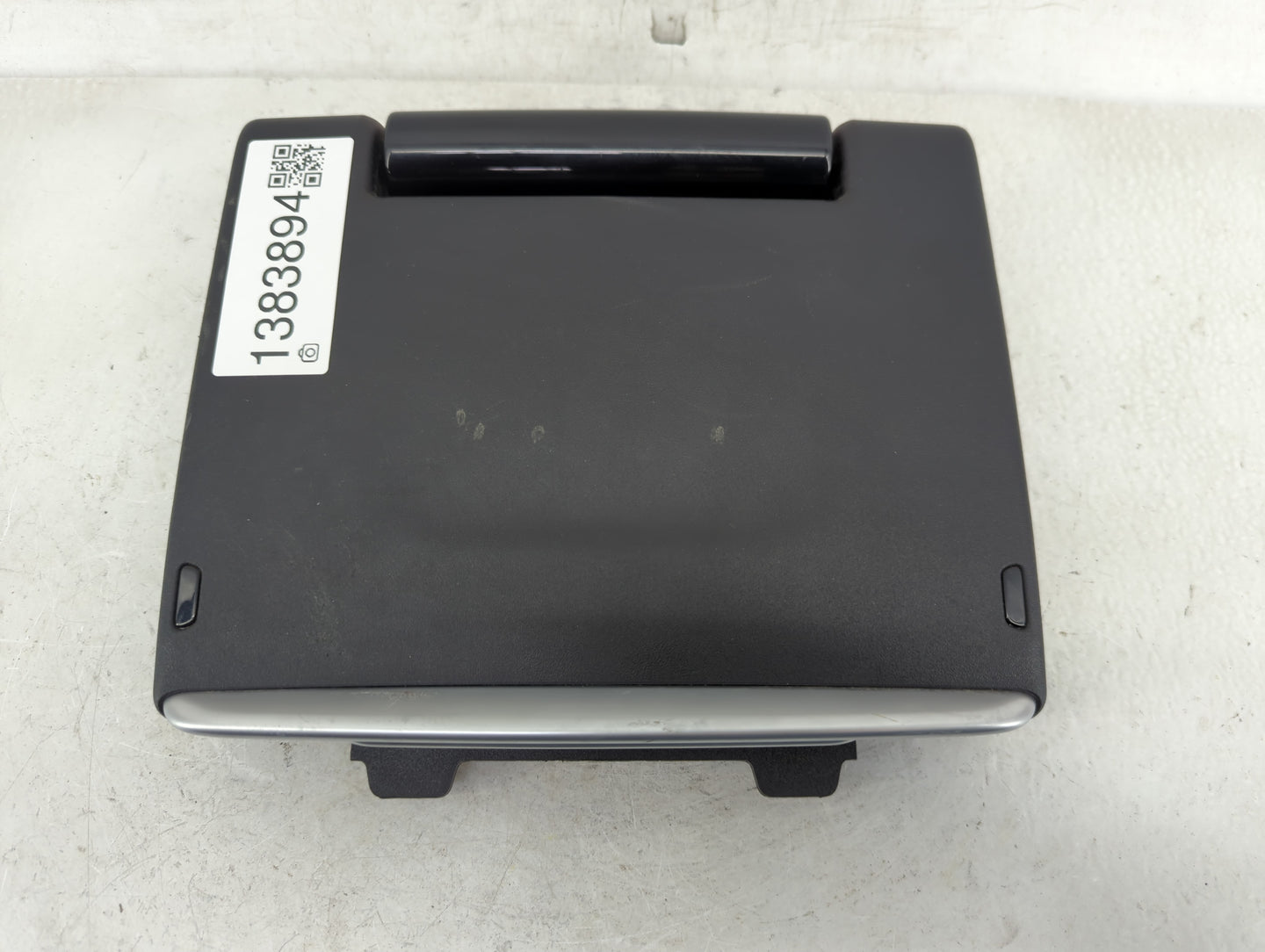 2017-2018 Chrysler Pacifica Am Fm Cd Player Radio Receiver - Oemusedautoparts1.com
