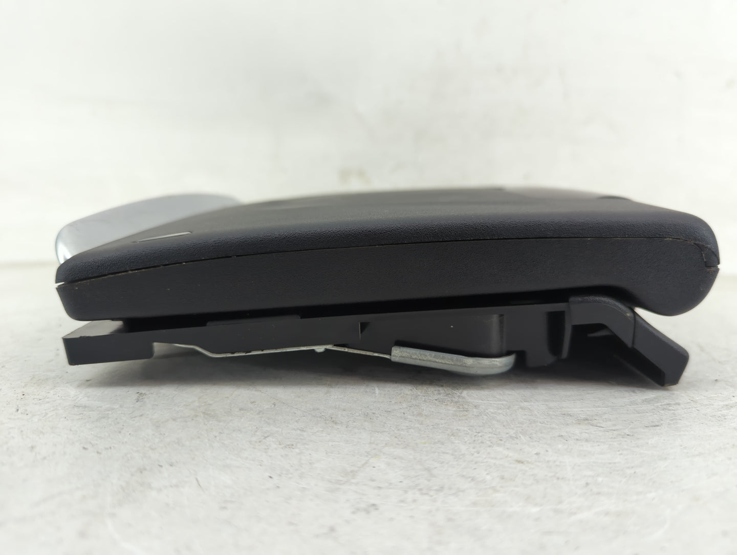 2017-2018 Chrysler Pacifica Am Fm Cd Player Radio Receiver - Oemusedautoparts1.com