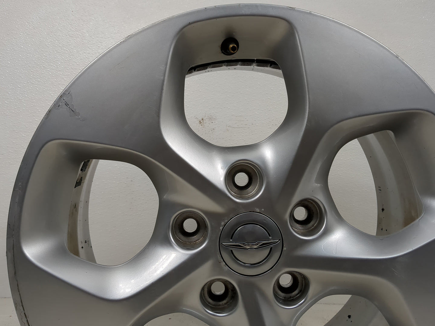 2017-2019 Chrysler Pacifica Oem Wheel Rim - Oemusedautoparts1.com