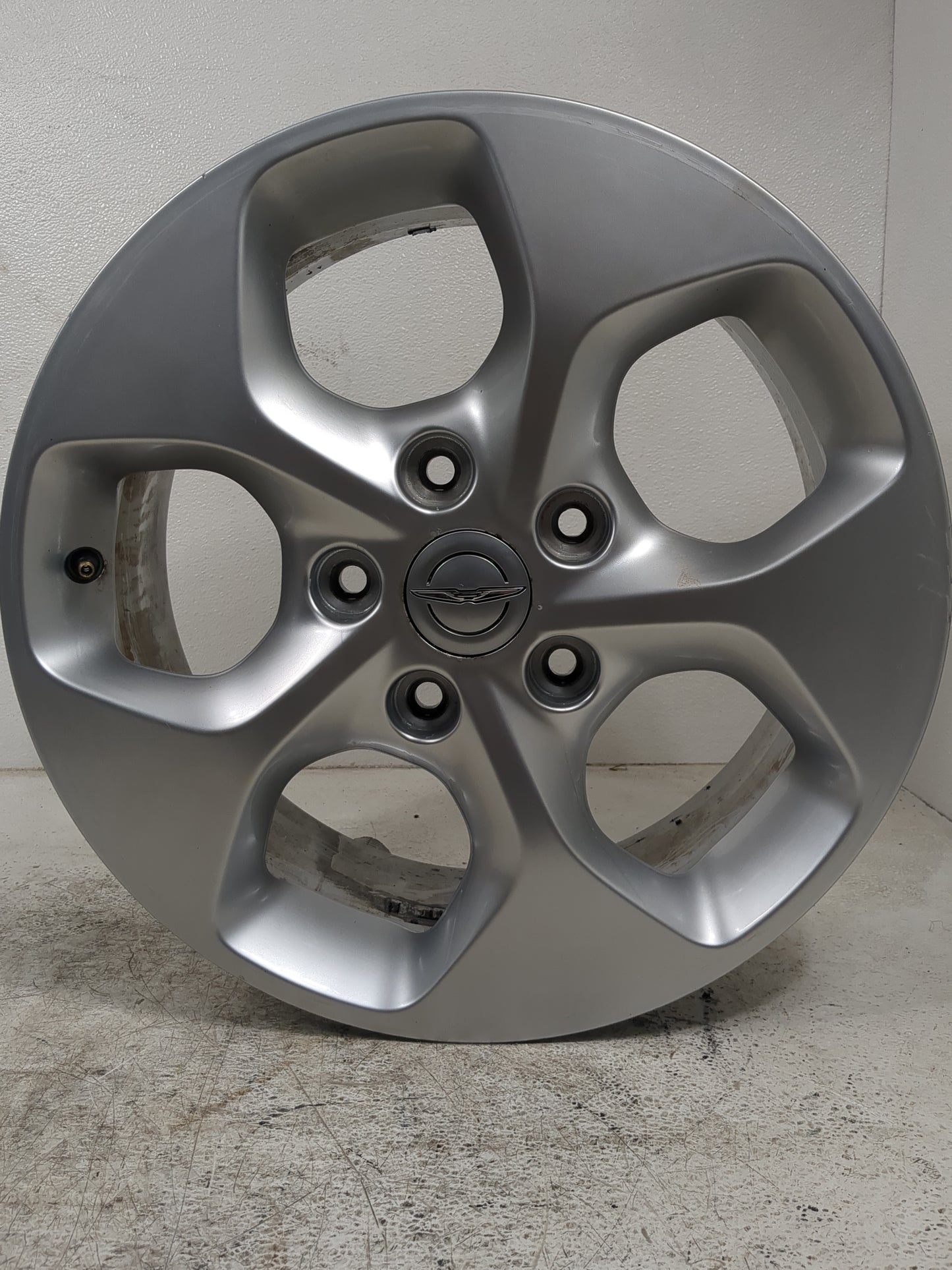 2017-2022 Chrysler Pacifica Oem Wheel Rim - Oemusedautoparts1.com