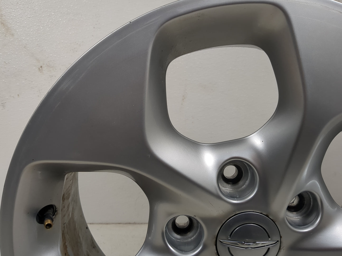 2017-2022 Chrysler Pacifica Oem Wheel Rim - Oemusedautoparts1.com