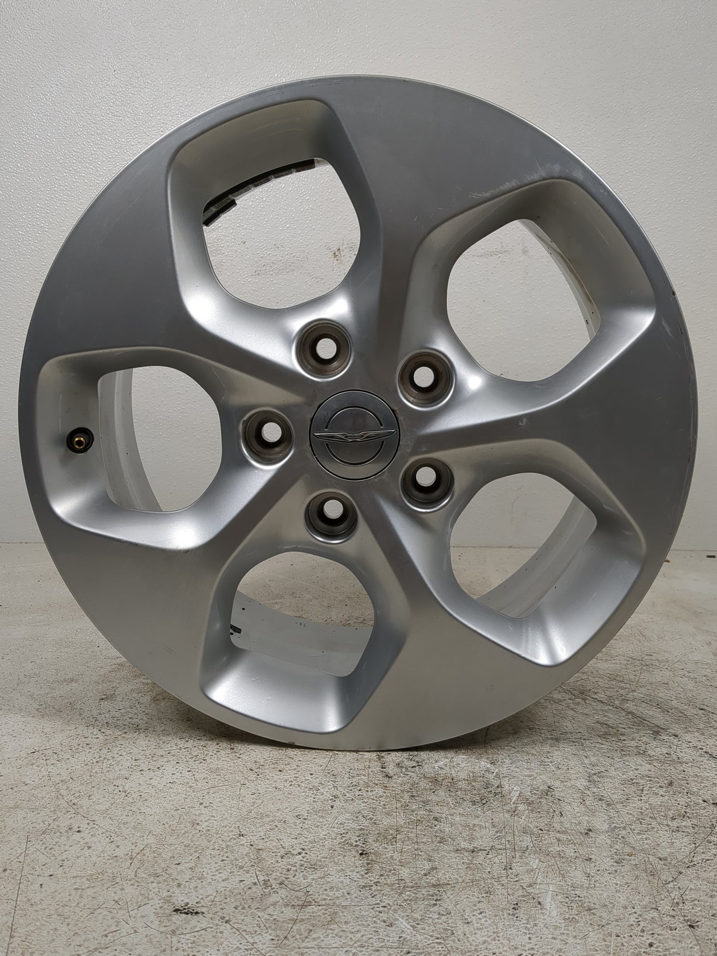 2017-2022 Chrysler Pacifica Oem Wheel Rim - Oemusedautoparts1.com