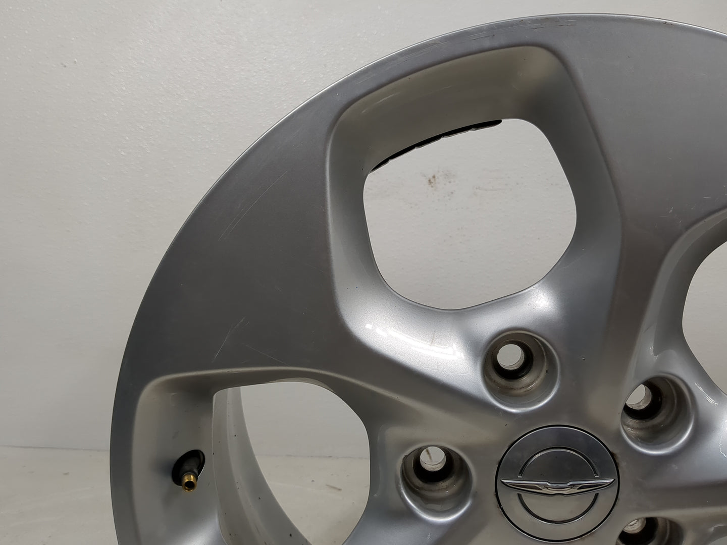 2017-2022 Chrysler Pacifica Oem Wheel Rim - Oemusedautoparts1.com