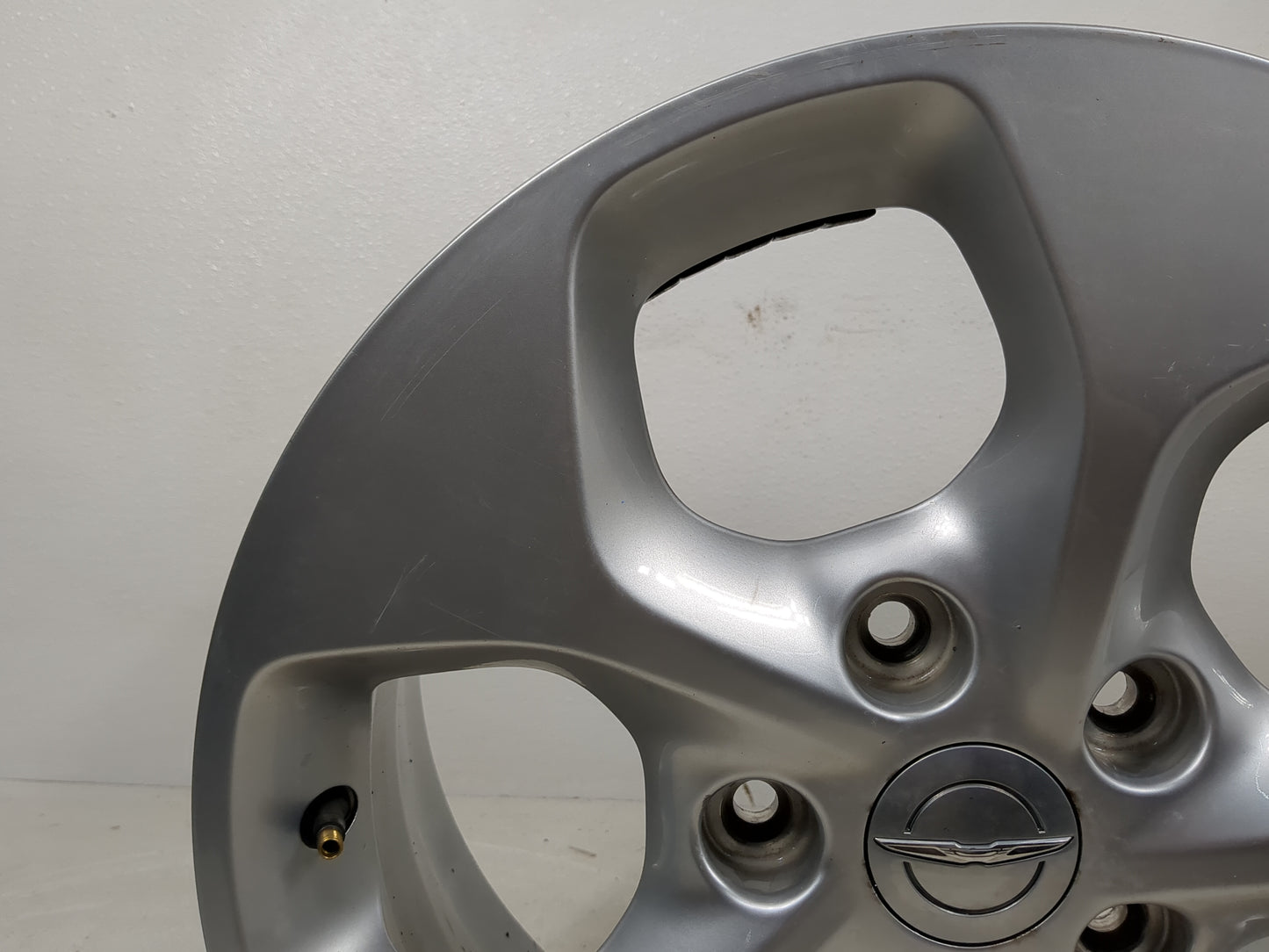 2017-2022 Chrysler Pacifica Oem Wheel Rim - Oemusedautoparts1.com