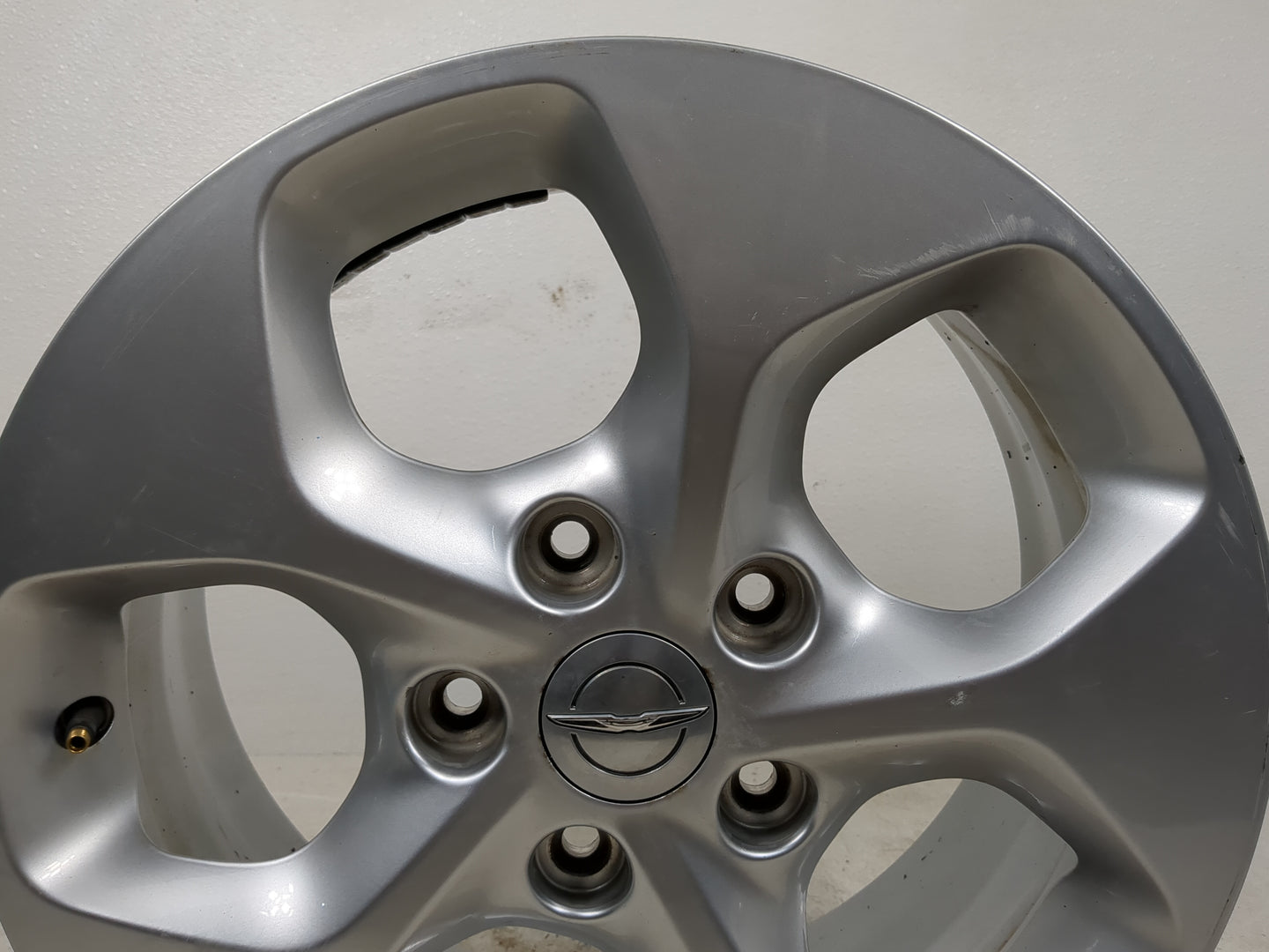 2017-2022 Chrysler Pacifica Oem Wheel Rim - Oemusedautoparts1.com