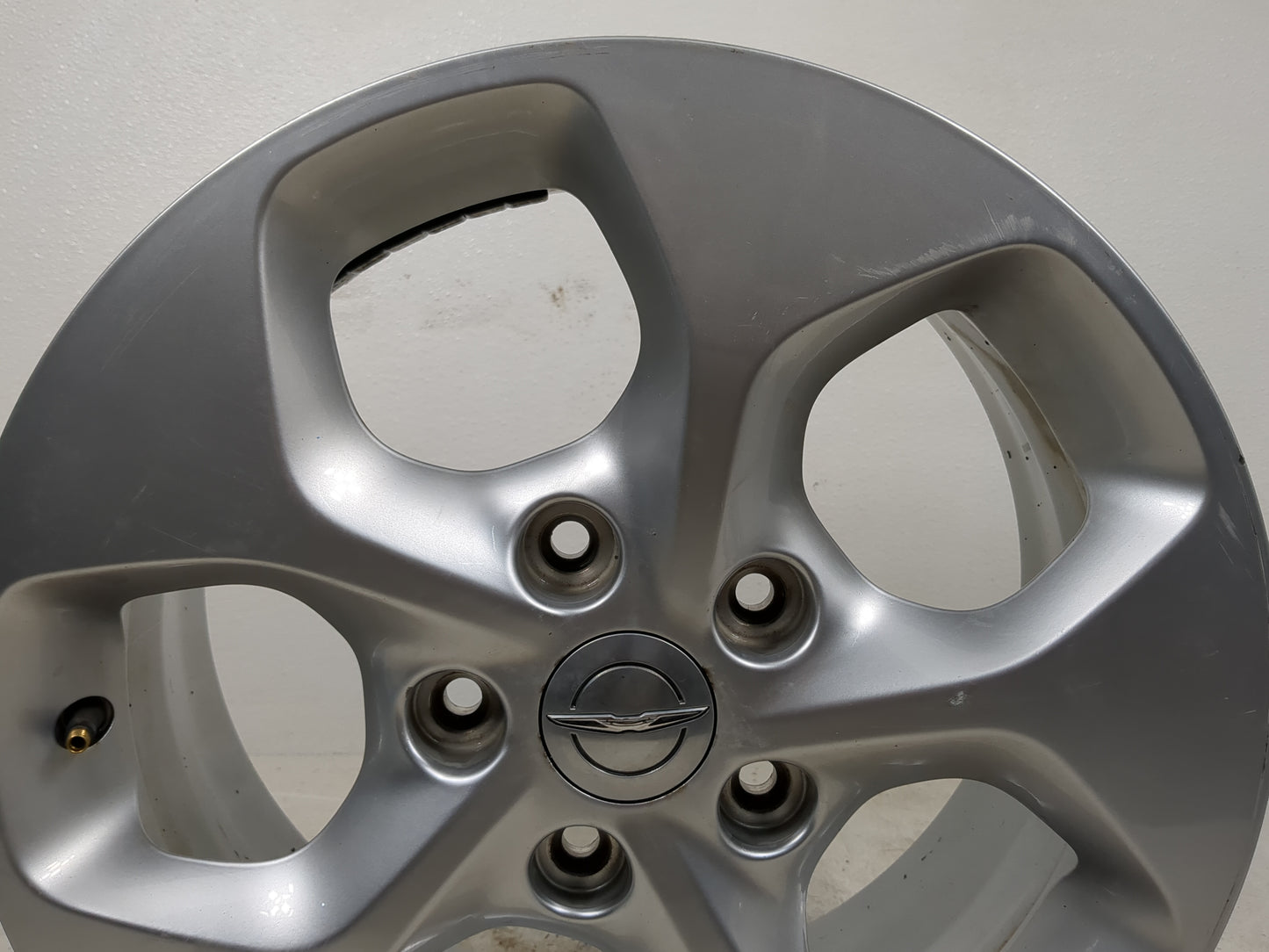 2017-2022 Chrysler Pacifica Oem Wheel Rim - Oemusedautoparts1.com