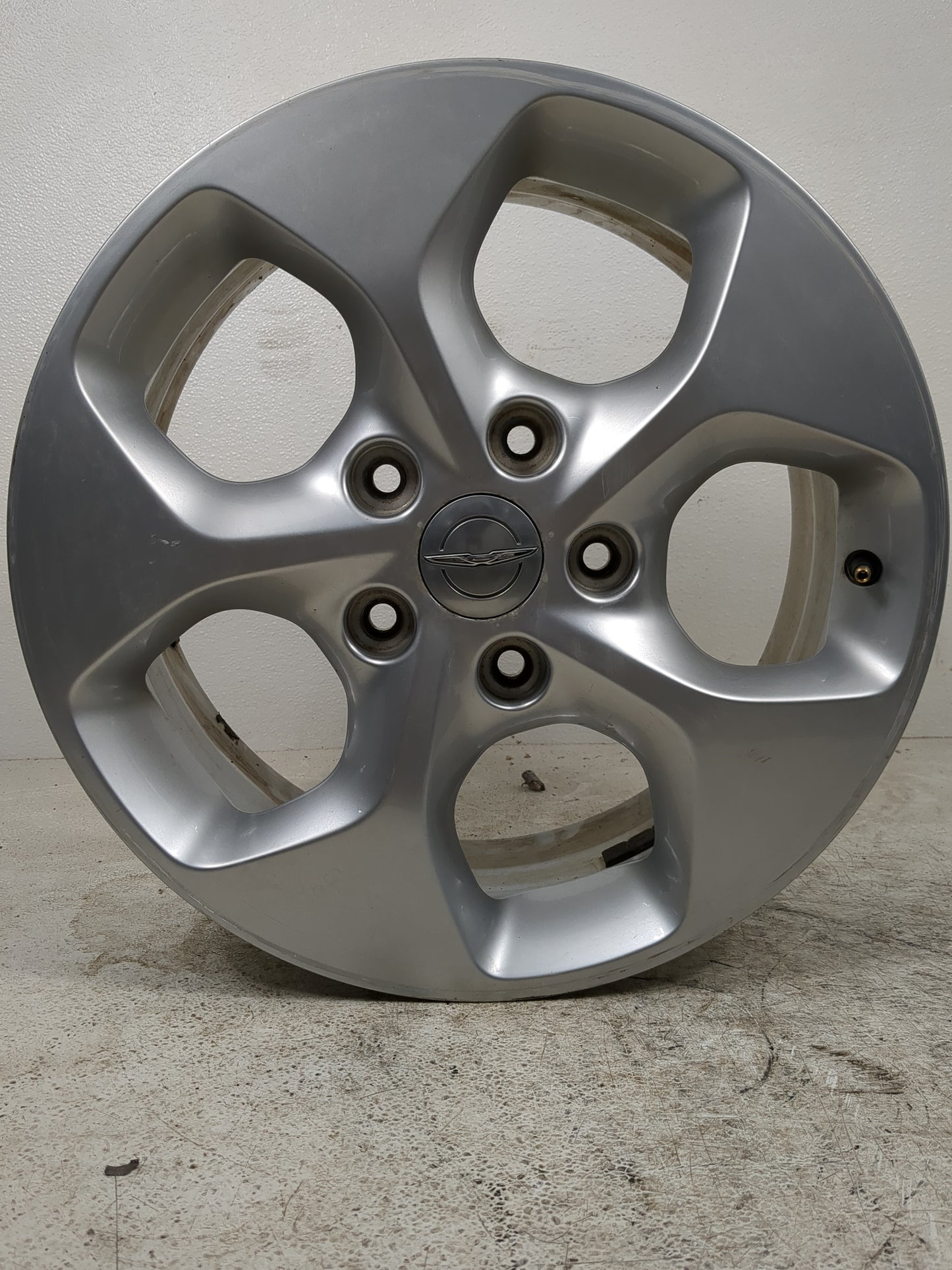 2017-2022 Chrysler Pacifica Oem Wheel Rim - Oemusedautoparts1.com
