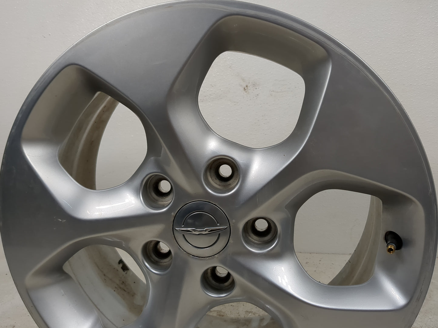 2017-2022 Chrysler Pacifica Oem Wheel Rim - Oemusedautoparts1.com