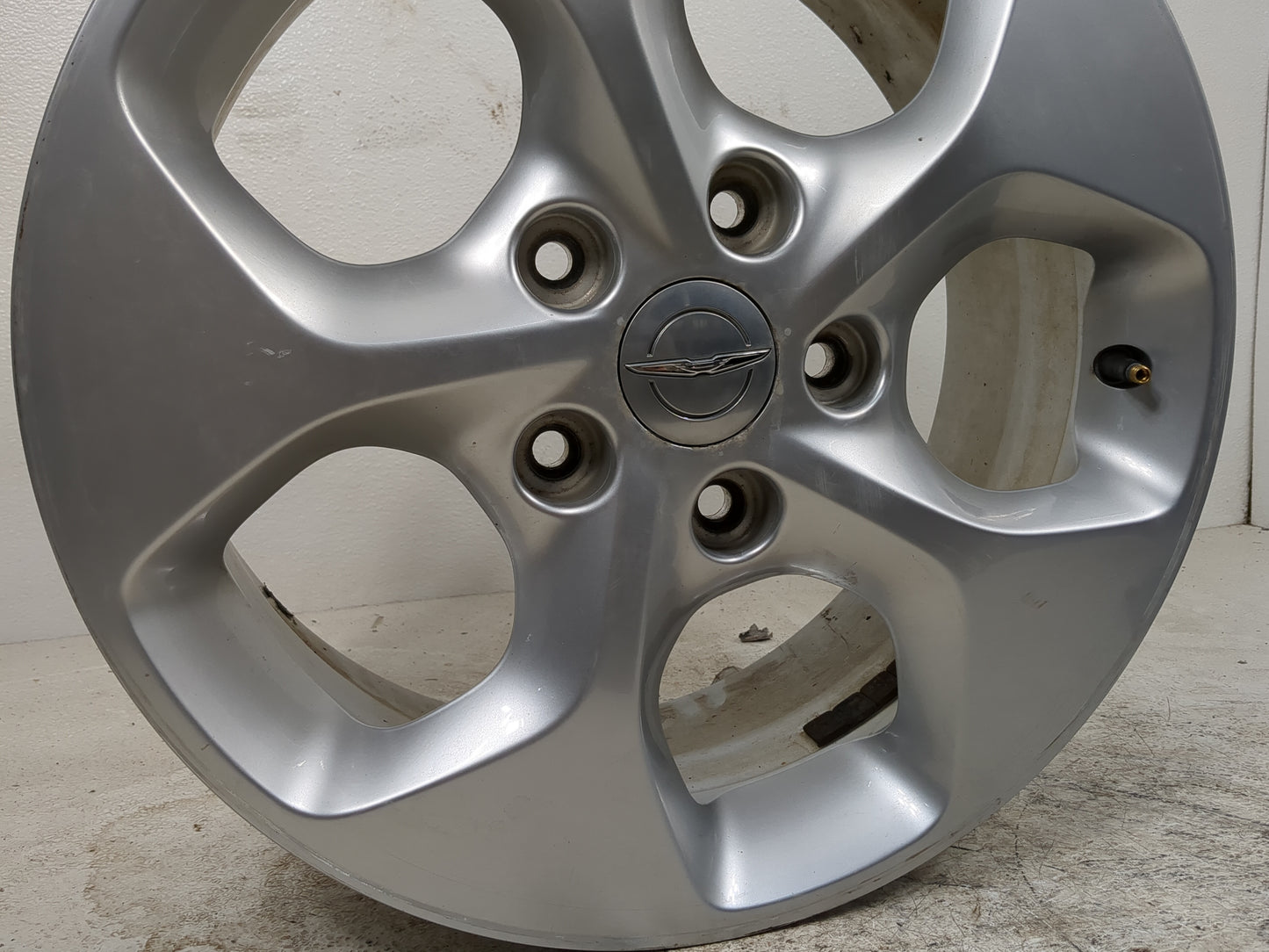 2017-2022 Chrysler Pacifica Oem Wheel Rim - Oemusedautoparts1.com