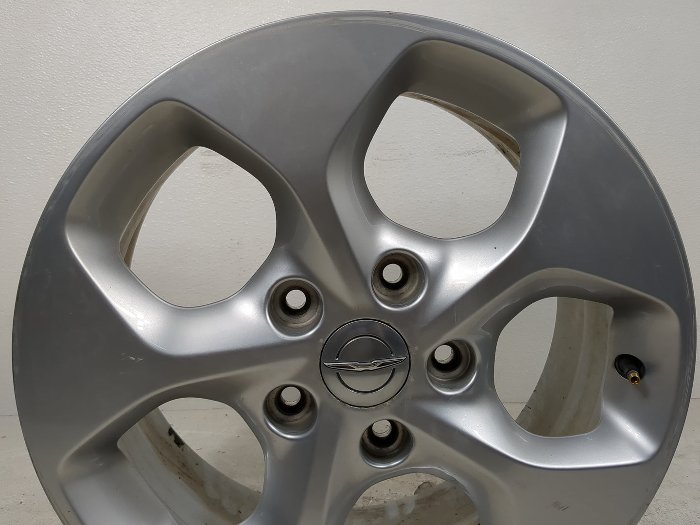 2017-2022 Chrysler Pacifica Oem Wheel Rim - Oemusedautoparts1.com