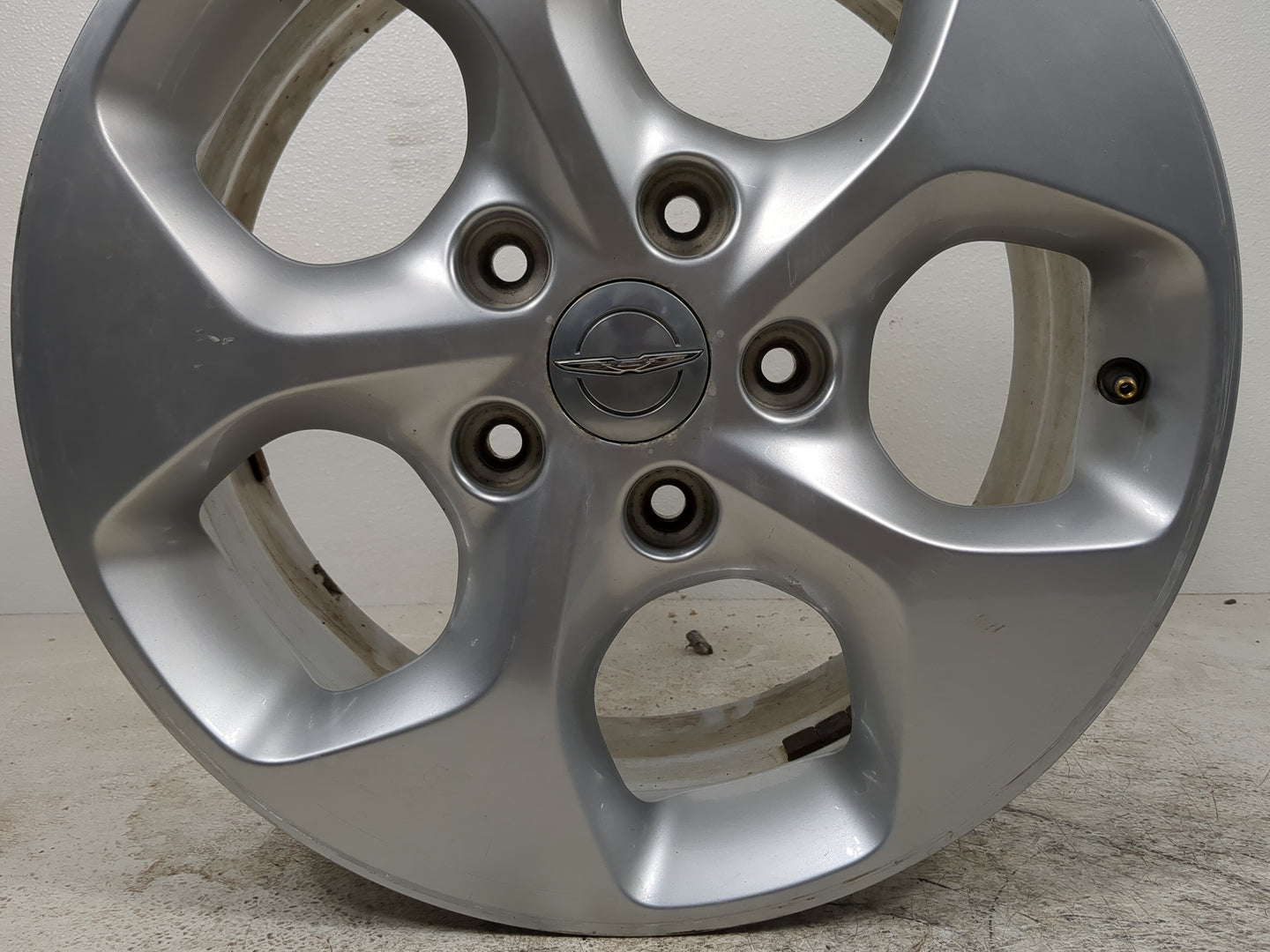 2017-2022 Chrysler Pacifica Oem Wheel Rim - Oemusedautoparts1.com