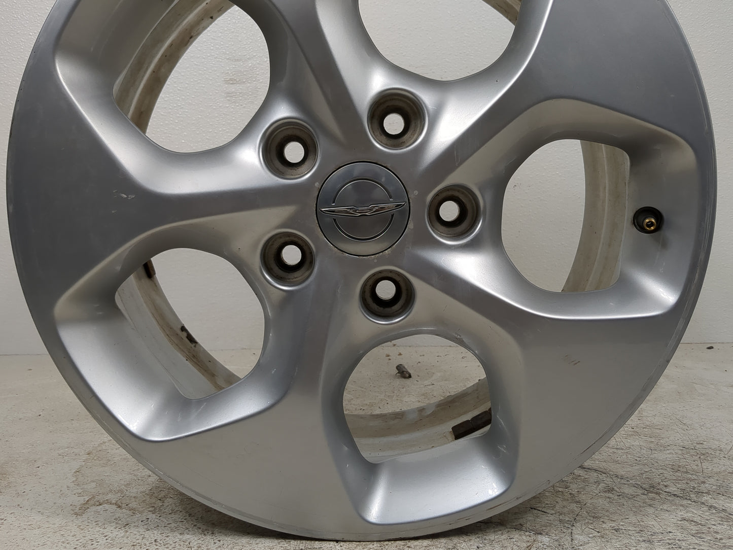 2017-2022 Chrysler Pacifica Oem Wheel Rim - Oemusedautoparts1.com