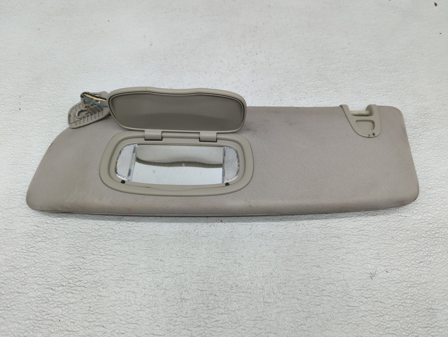 2017-2020 Chrysler Pacifica Sun Visor Shade Replacement Driver Left Mirror Fits Fits 2017 2018 2019 2020 OEM Used Auto Parts