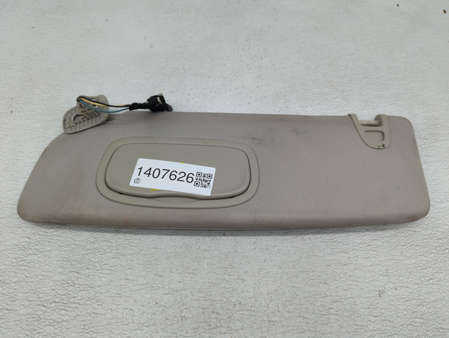 2017-2020 Chrysler Pacifica Sun Visor Shade Replacement Driver Left Mirror Fits Fits 2017 2018 2019 2020 OEM Used Auto Parts