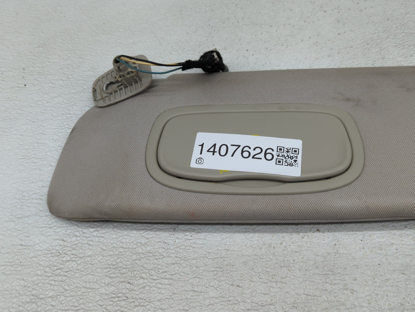 2017-2020 Chrysler Pacifica Sun Visor Shade Replacement Driver Left Mirror Fits Fits 2017 2018 2019 2020 OEM Used Auto Parts
