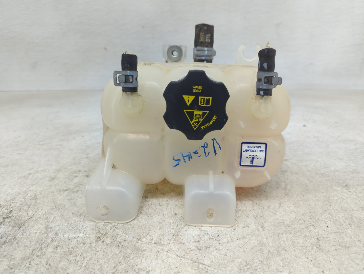 2017 Chrysler Pacifica Radiator Coolant Overflow Expansion Tank Bottle - Oemusedautoparts1.com