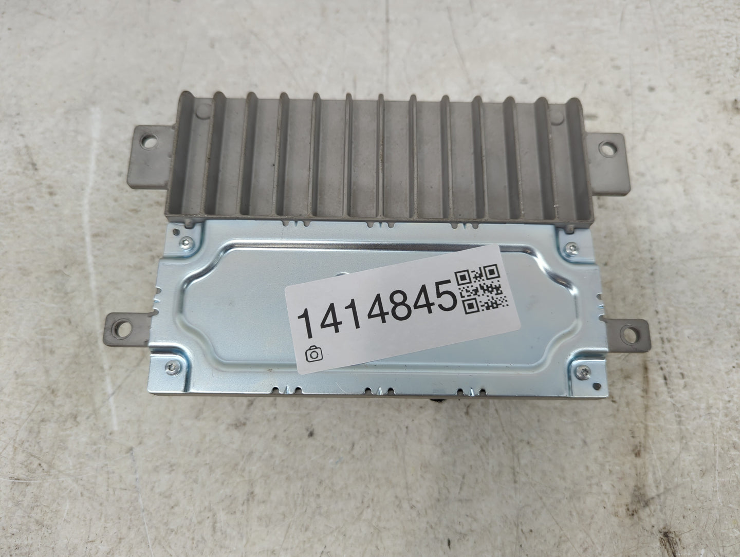 2017-2018 Chrysler Pacifica Radio AM FM Cd Player Receiver Replacement P/N:T00BE141672937 Fits Fits 2017 2018 OEM Used Auto 