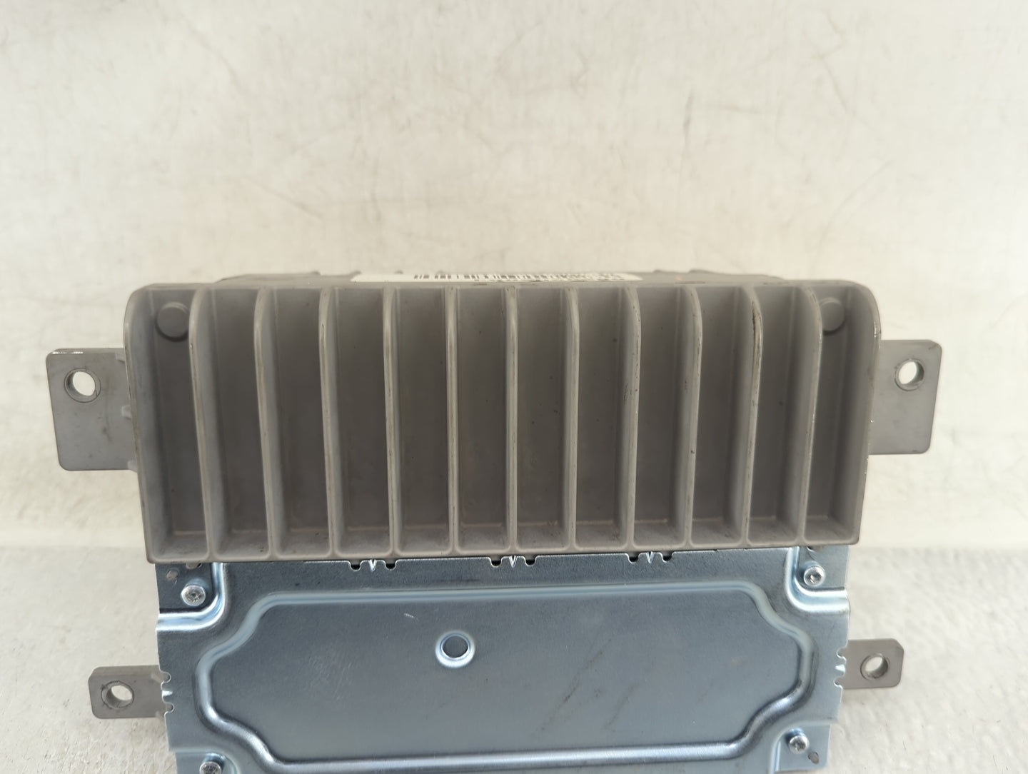 2017-2018 Chrysler Pacifica Radio AM FM Cd Player Receiver Replacement P/N:68232028AJ Fits Fits 2017 2018 OEM Used Auto Part