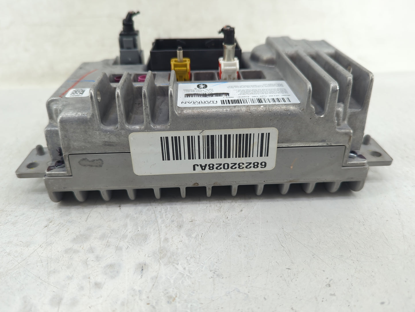 2017-2018 Chrysler Pacifica Radio AM FM Cd Player Receiver Replacement P/N:68232028AJ Fits Fits 2017 2018 OEM Used Auto Part