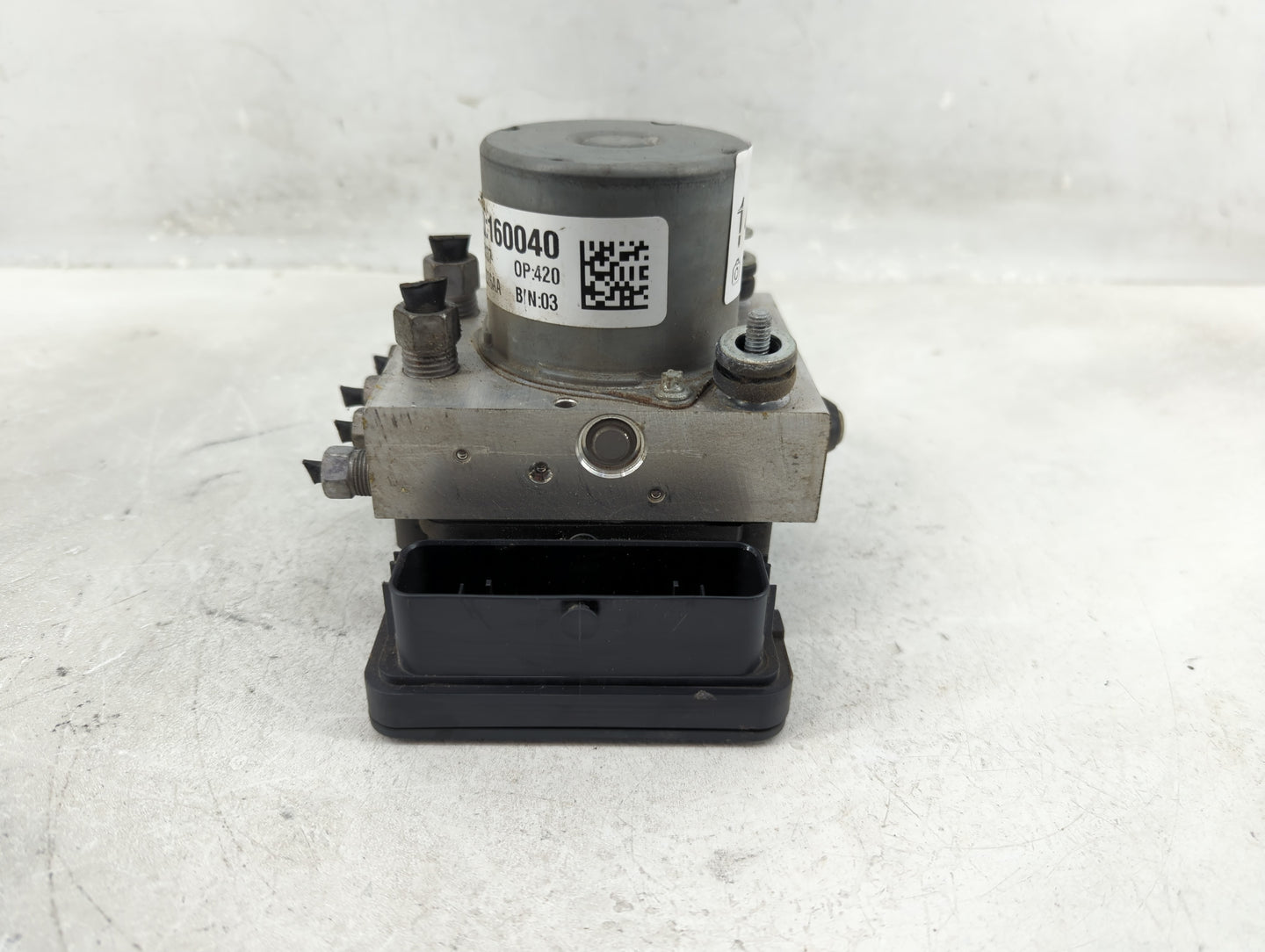 2017-2018 Chrysler Pacifica ABS Pump Control Module Replacement P/N:P68352226AA Fits Fits 2017 2018 OEM Used Auto Parts - Oe