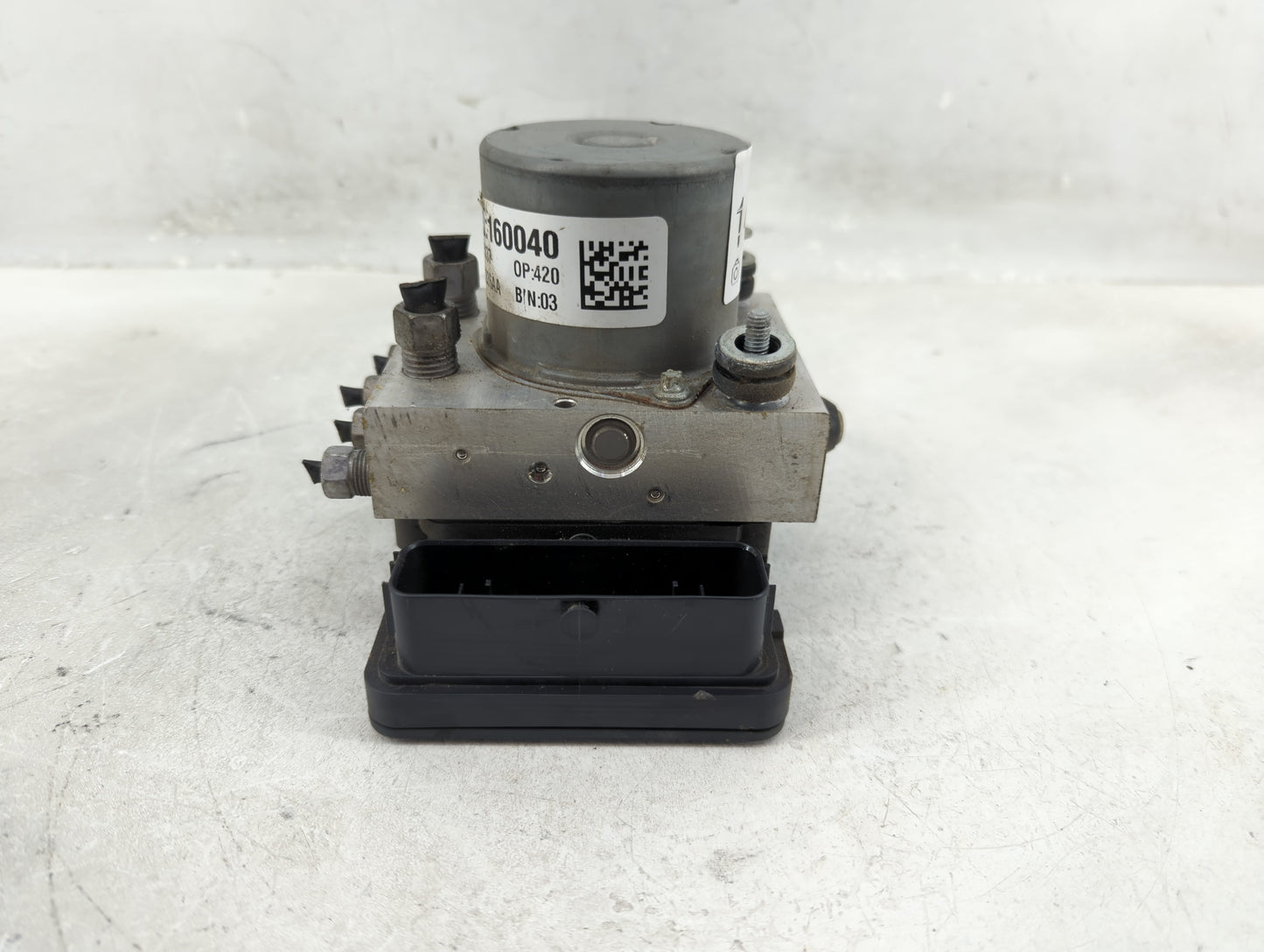 2017-2018 Chrysler Pacifica ABS Pump Control Module Replacement P/N:P68352226AA Fits Fits 2017 2018 OEM Used Auto Parts - Oe
