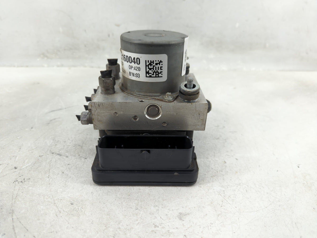 2017-2018 Chrysler Pacifica Anti-Lock Brake ABS Pump Module Actuator OEM P/N:P68352226AA Fits Fits 2017 2018 OEM Used Auto P