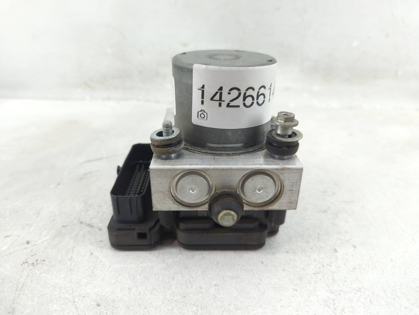 2017-2018 Chrysler Pacifica ABS Pump Control Module Replacement P/N:P68352226AA Fits Fits 2017 2018 OEM Used Auto Parts - Oe