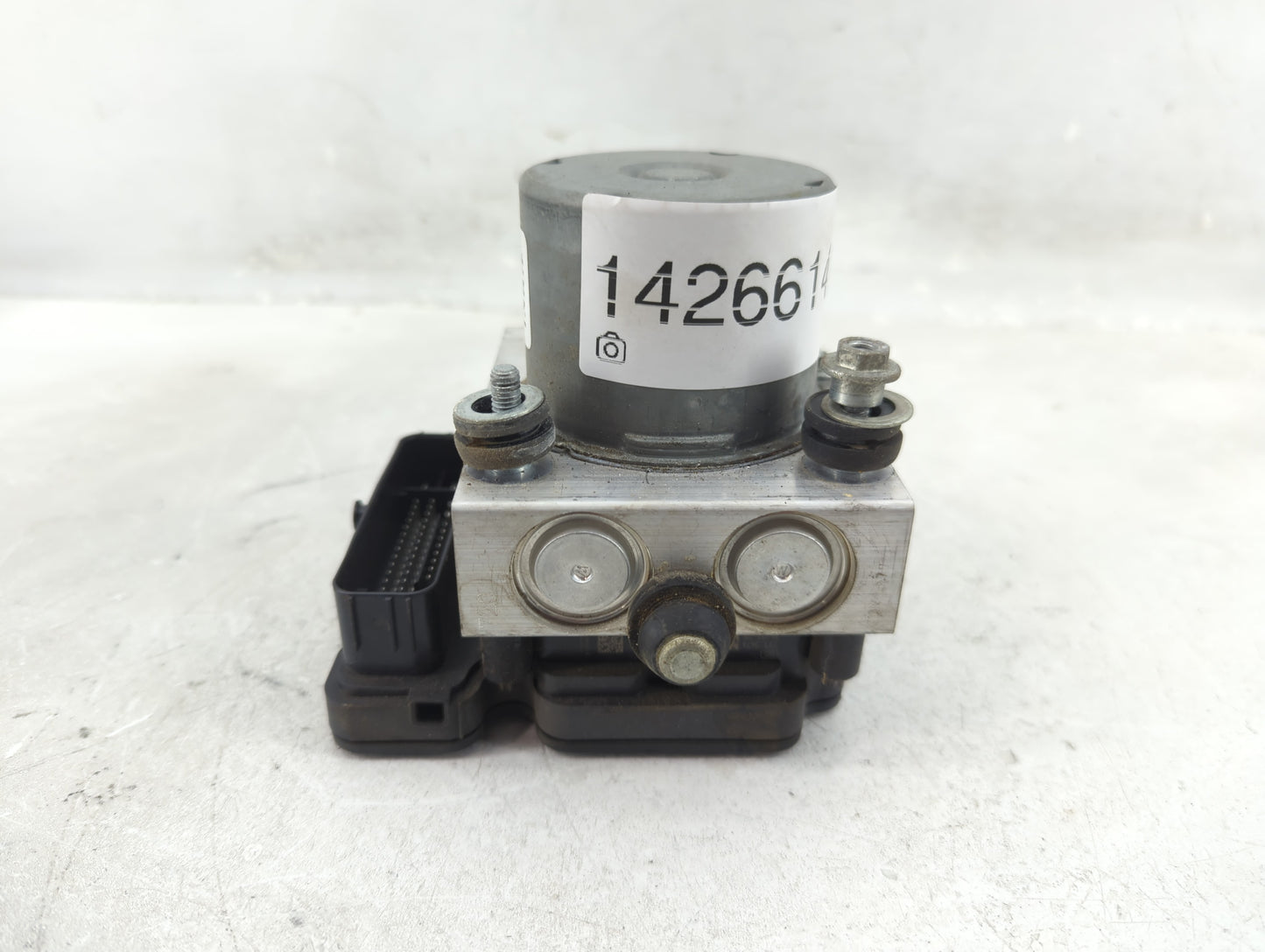 2017-2018 Chrysler Pacifica ABS Pump Control Module Replacement P/N:P68352226AA Fits Fits 2017 2018 OEM Used Auto Parts - Oe