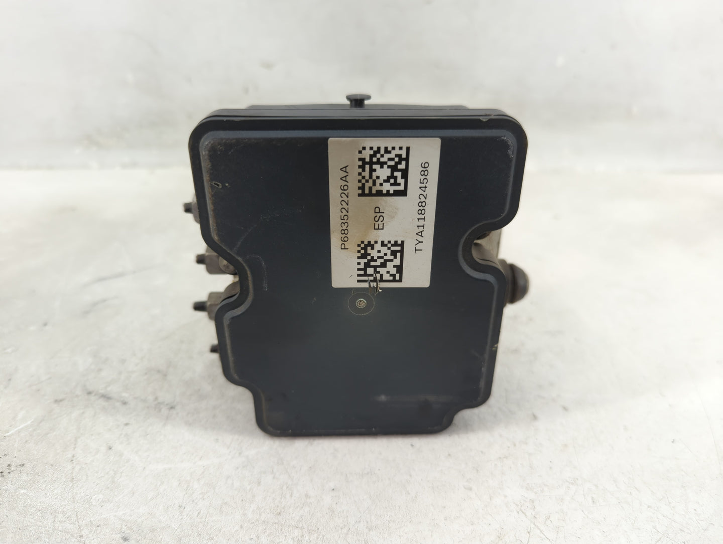 2017-2018 Chrysler Pacifica ABS Pump Control Module Replacement P/N:P68352226AA Fits Fits 2017 2018 OEM Used Auto Parts - Oe