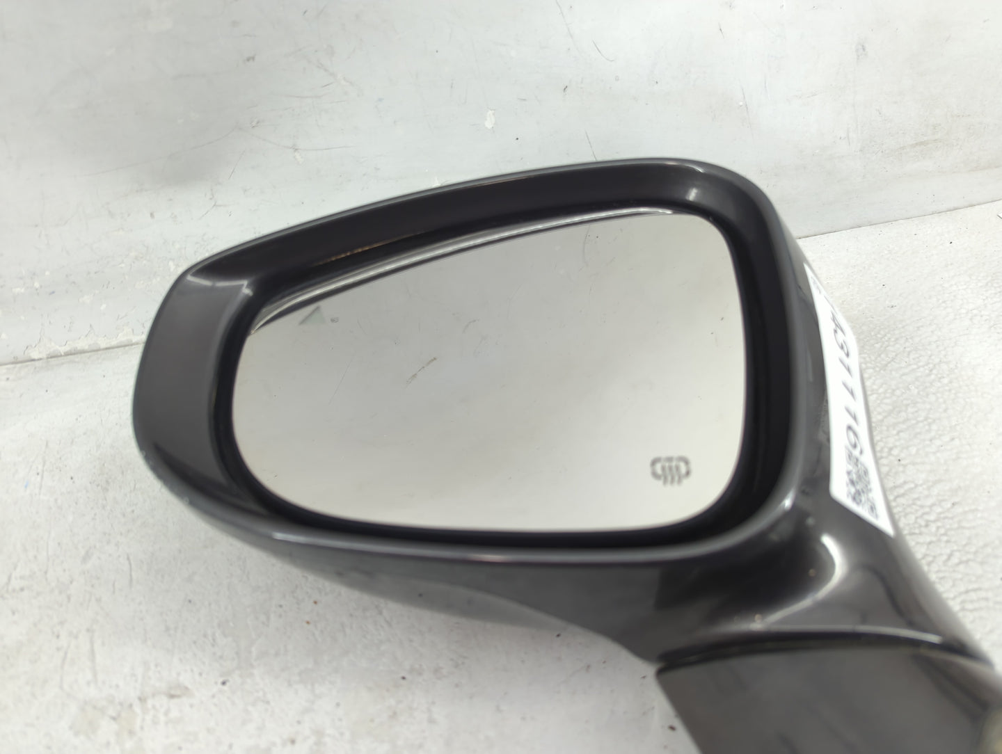 2017-2019 Chrysler Pacifica Driver Side View Mirror - Left Door Mirror OEM Used - Oemusedautoparts1.com