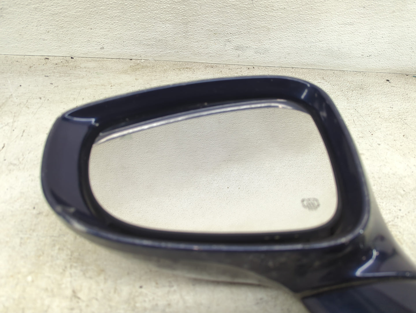 2017-2019 Chrysler Pacifica Driver Side View Mirror - Left Door Mirror OEM Used - Oemusedautoparts1.com
