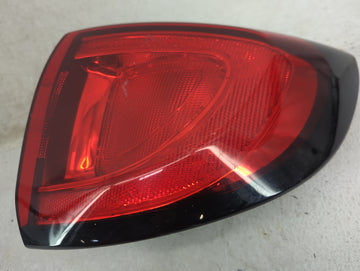 2017-2019 Chrysler Pacifica Tail Light Assembly Passenger Right OEM P/N:P68229028AB Fits Fits 2017 2018 2019 2020 2021 2022 