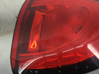2017-2019 Chrysler Pacifica Tail Light Assembly Passenger Right OEM P/N:P68229028AB Fits Fits 2017 2018 2019 2020 2021 2022 