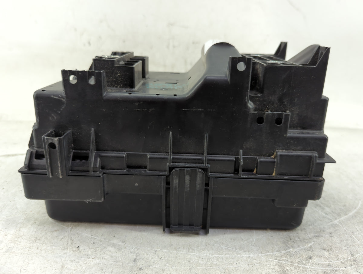 2017 Chrysler Pacifica Fusebox Fuse Box Panel Relay Module Fits OEM Used Auto Parts - Oemusedautoparts1.com