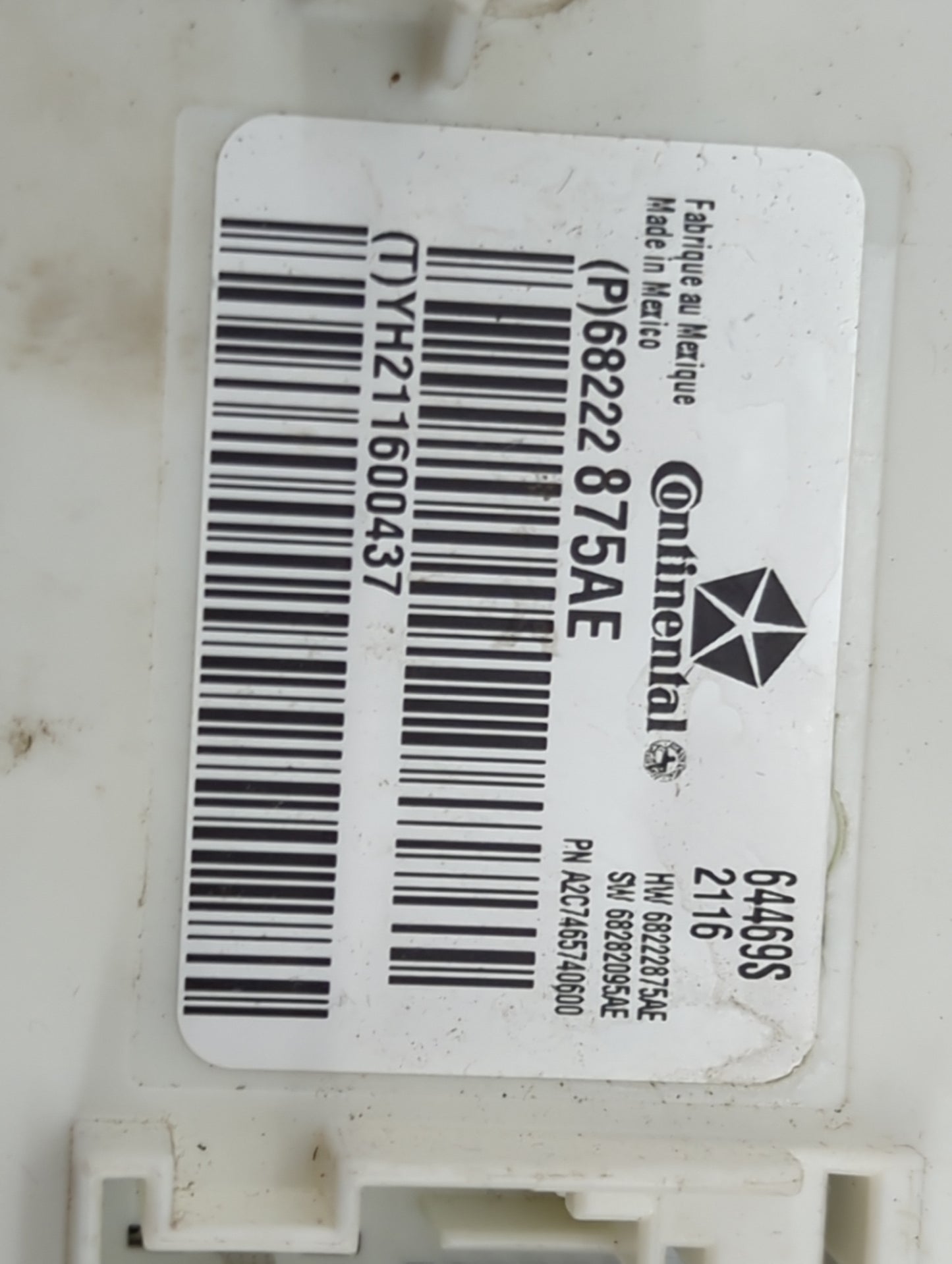 2017-2017 Chrysler Pacifica Body Control Module Bcm Inner Cabin Fuse Box - Oemusedautoparts1.com