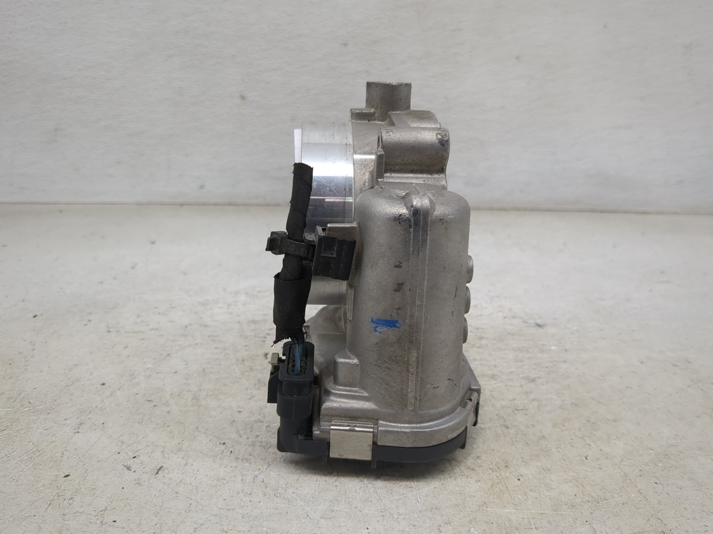 2017-2022 Chrysler Pacifica Throttle Body P/N:05184349AC 0 280 750 570 Fits OEM Used Auto Parts - Oemusedautoparts1.com