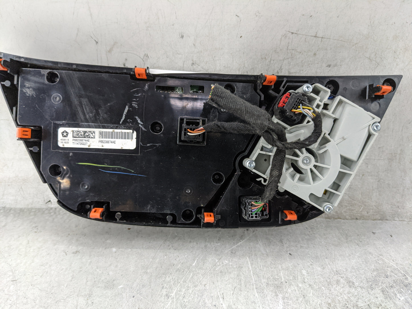 2017 Chrysler Pacifica Climate Control Module Temperature AC/Heater Replacement P/N:P68238874AE Fits OEM Used Auto Parts - O
