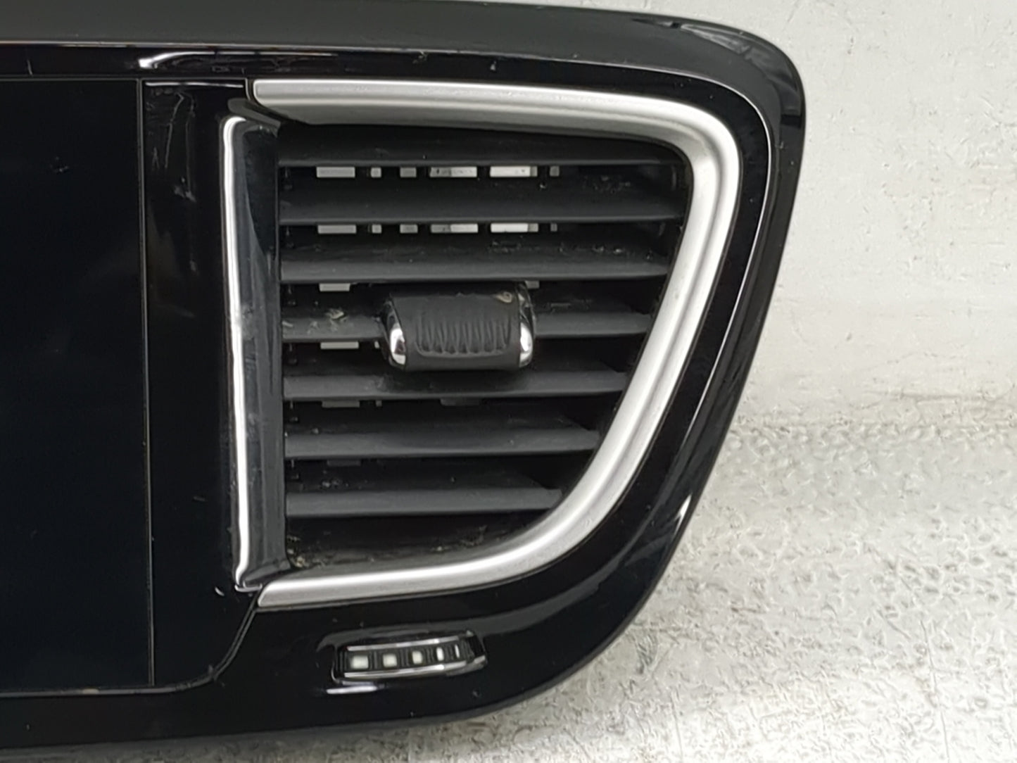 2017-2017 Chrysler Pacifica Information Display Screen 1483078 - Oemusedautoparts1.com