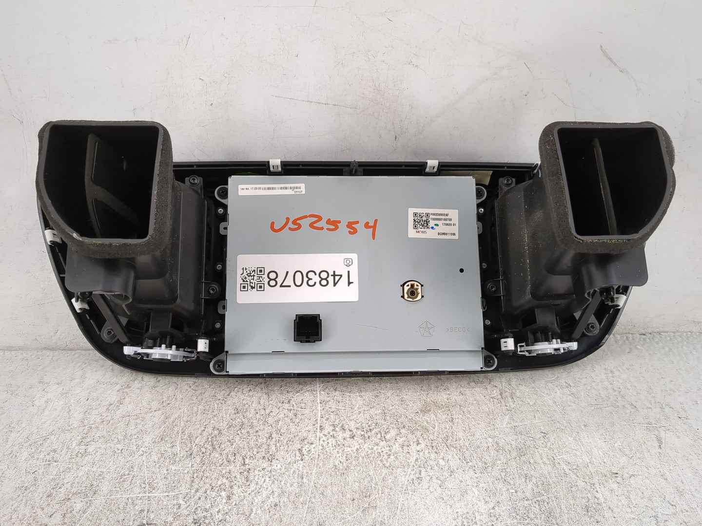 2017-2017 Chrysler Pacifica Information Display Screen 1483078 - Oemusedautoparts1.com