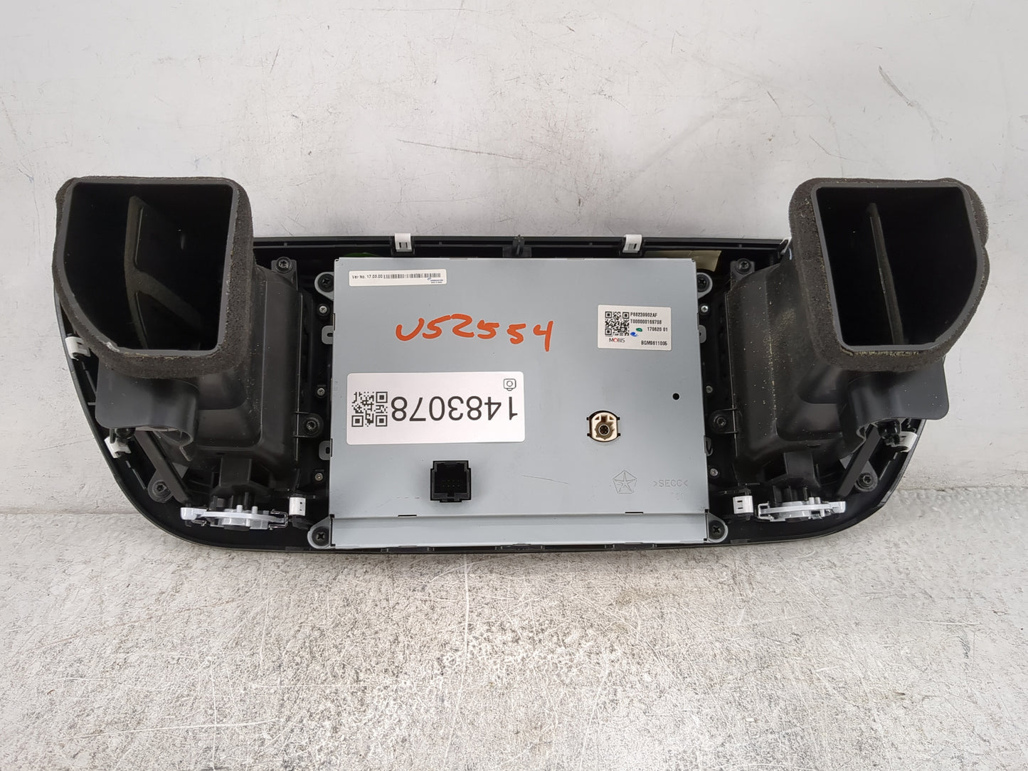 2017-2017 Chrysler Pacifica Information Display Screen 1483078 - Oemusedautoparts1.com