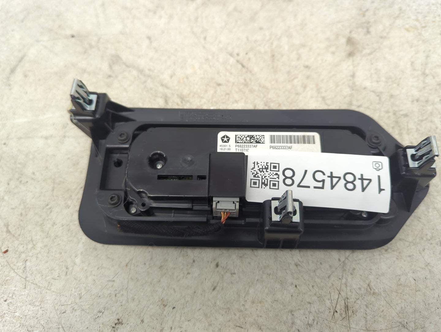 2017 Chrysler Pacifica Climate Control Module Temperature AC/Heater Replacement P/N:P68223337AF Fits OEM Used Auto Parts - O