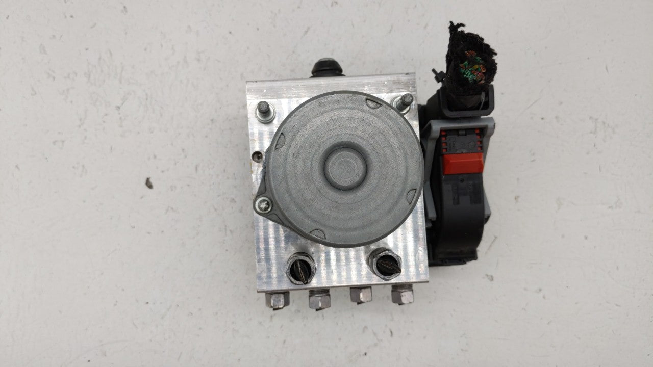 2017 Chrysler Pacifica ABS Pump Control Module Replacement P/N:P68222745AG 68222745AG Fits OEM Used Auto Parts - Oemusedauto