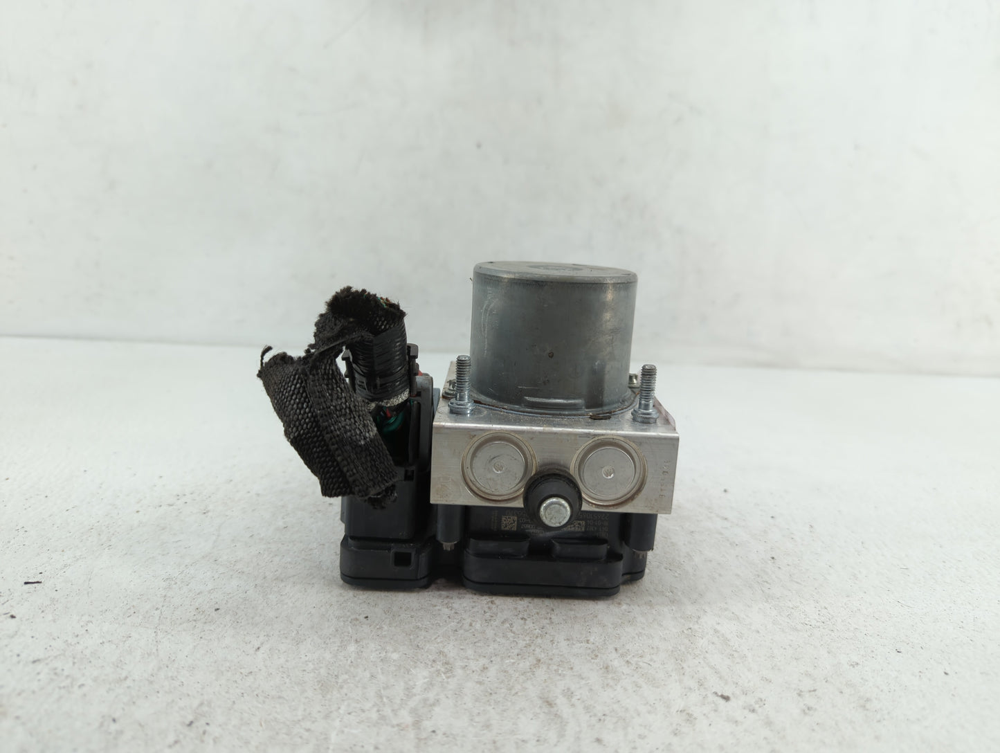 2017-2018 Chrysler Pacifica ABS Pump Control Module Replacement P/N:68330875AA 68352226AA, P68330875AB Fits Fits 2017 2018 O