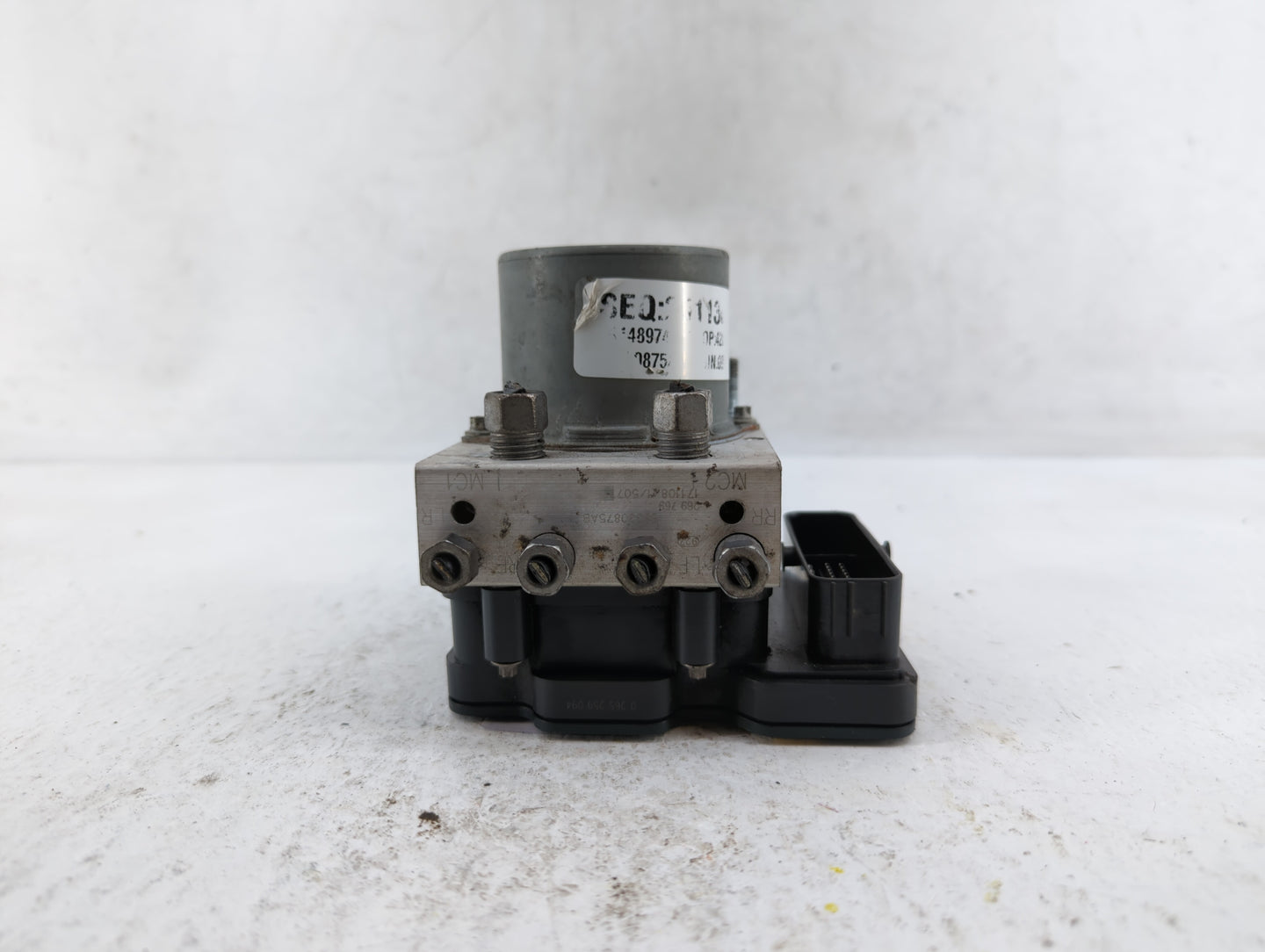 2017-2018 Chrysler Pacifica ABS Pump Control Module Replacement P/N:68330875AA 68352226AA, P68330875AB Fits Fits 2017 2018 O